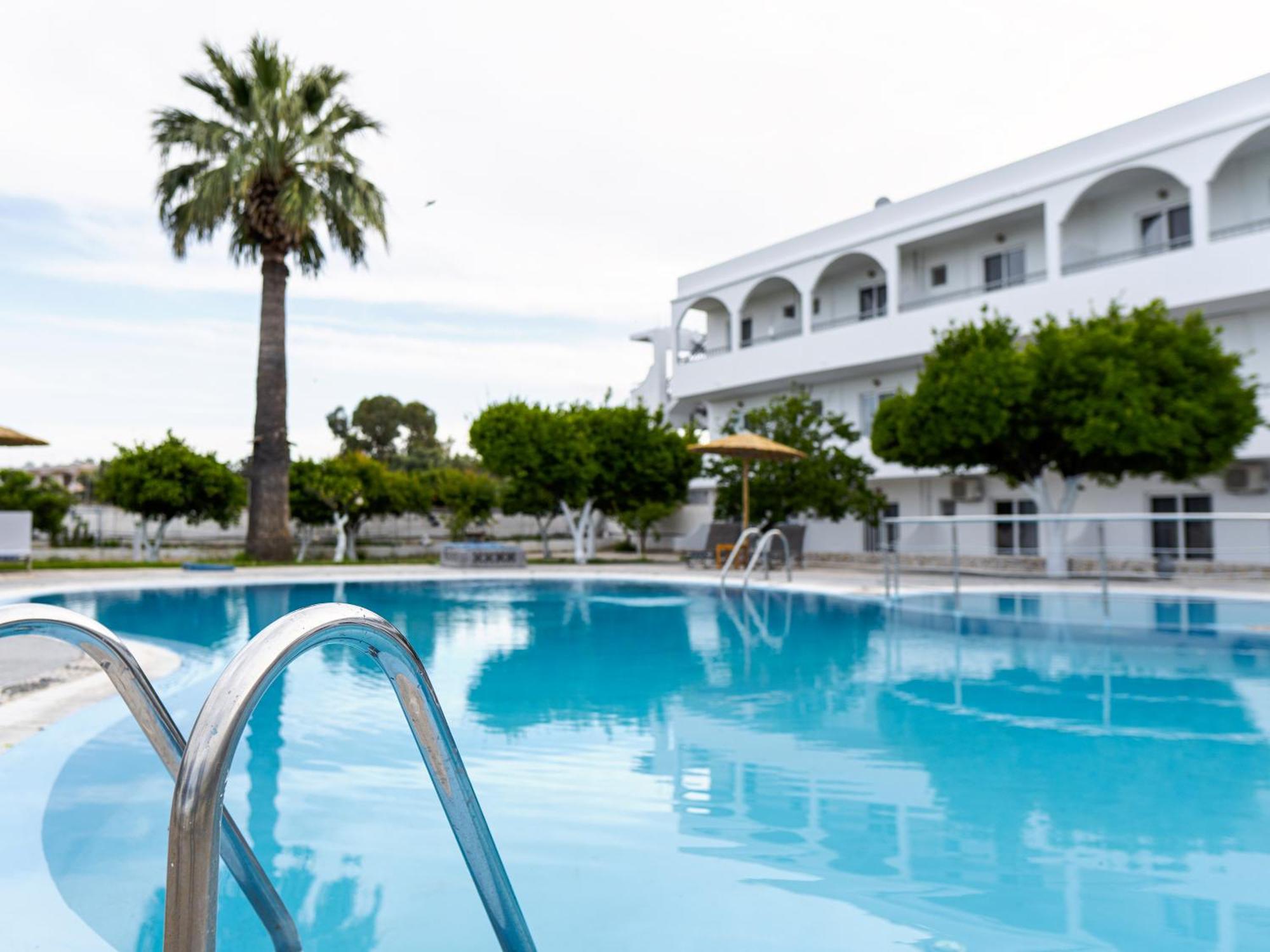 Manos Pension Фалираки Экстерьер фото