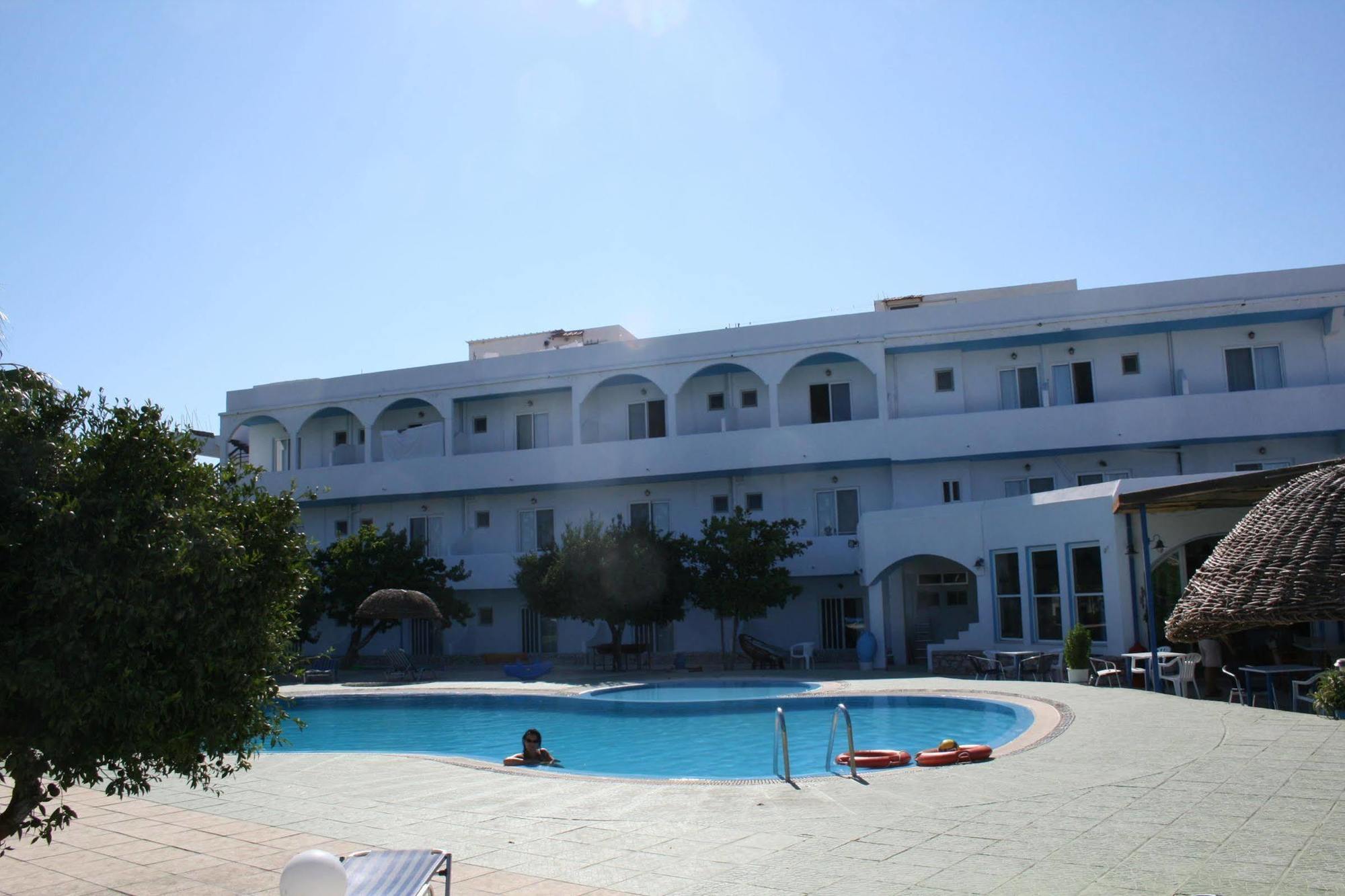 Manos Pension Фалираки Экстерьер фото